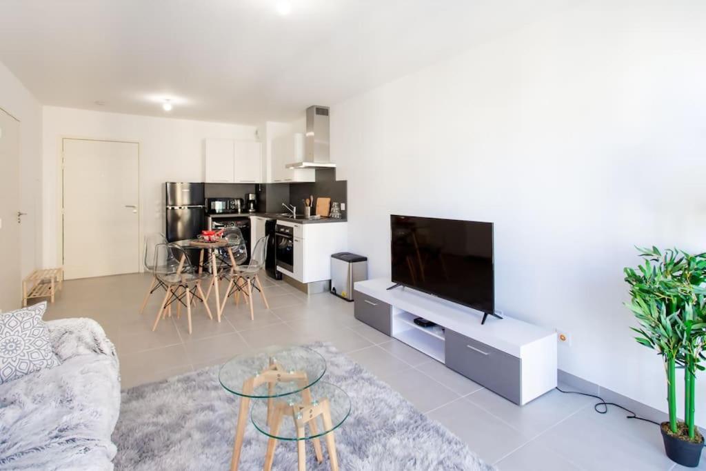 Apartment Luxurious Serviced In The French Riviera , Monaco